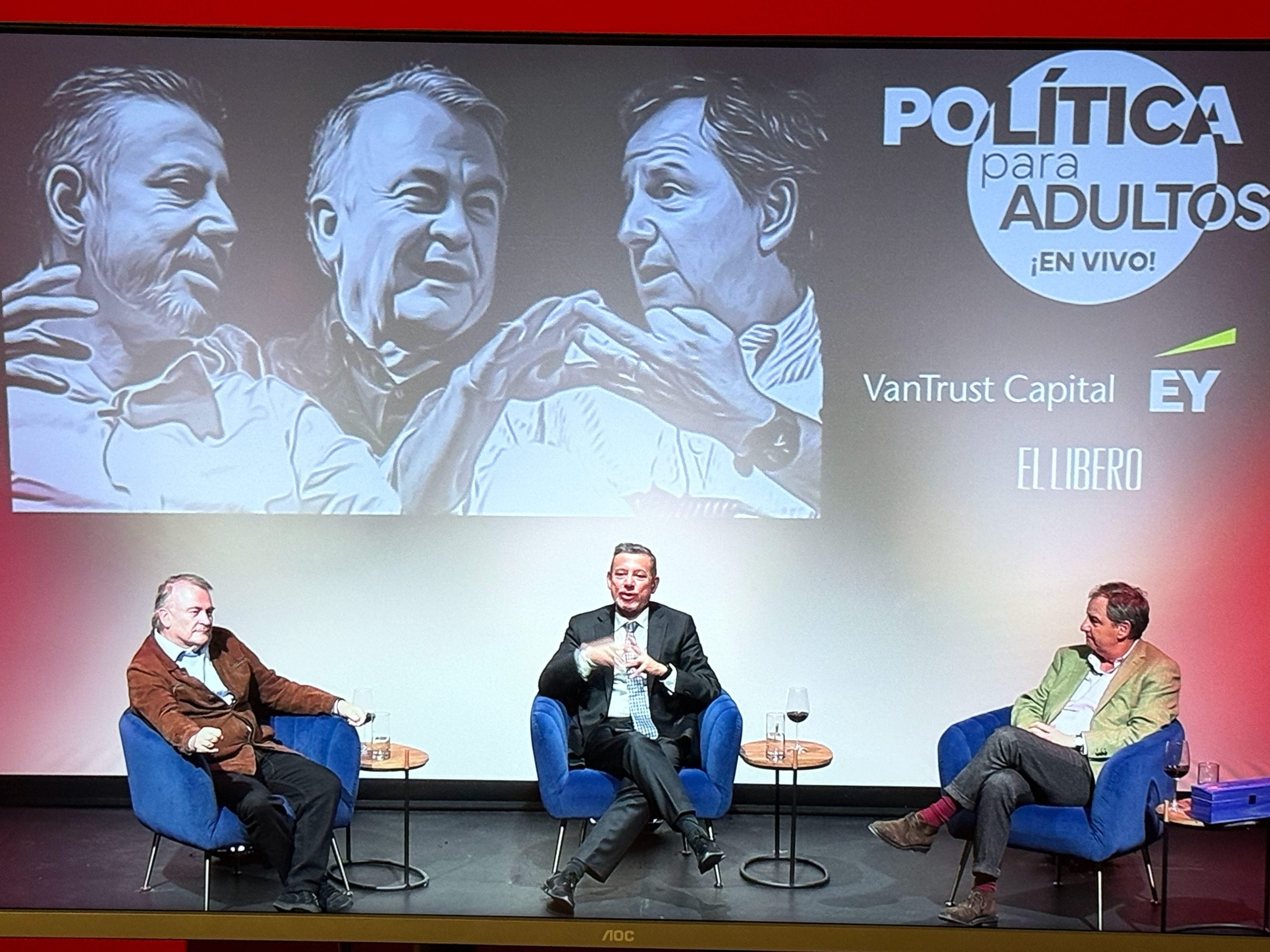 Política Para Ad...